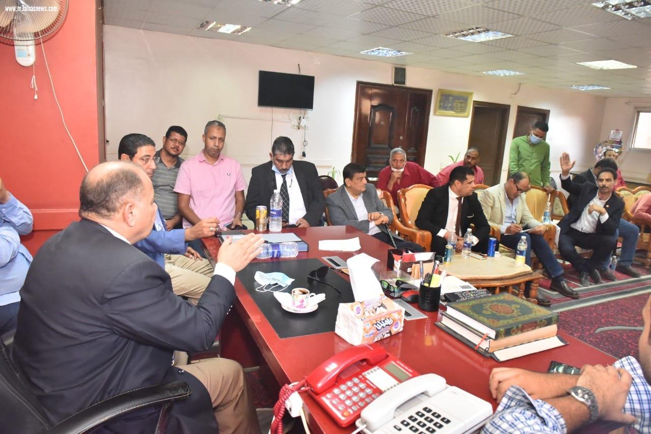 محافظ أسيوط يتفقد الأعمال الجاري انشائها بمركز شباب منفلوط 